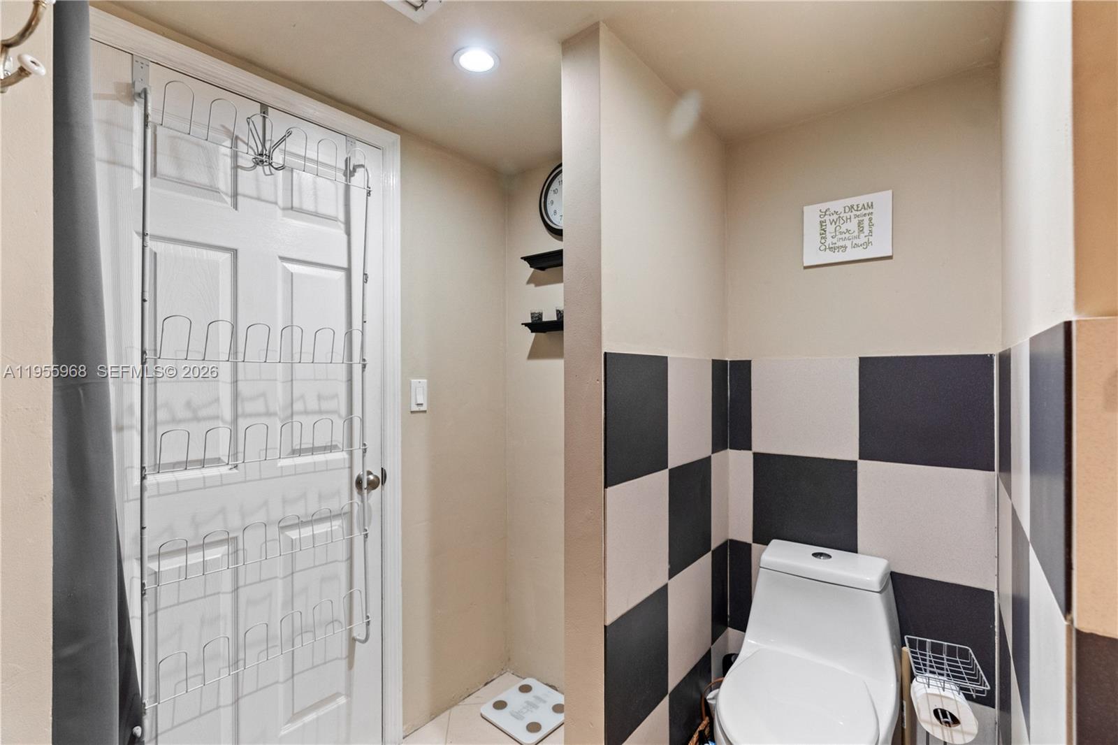 BUCKLEY TOWERS CONDO - EA - Residential