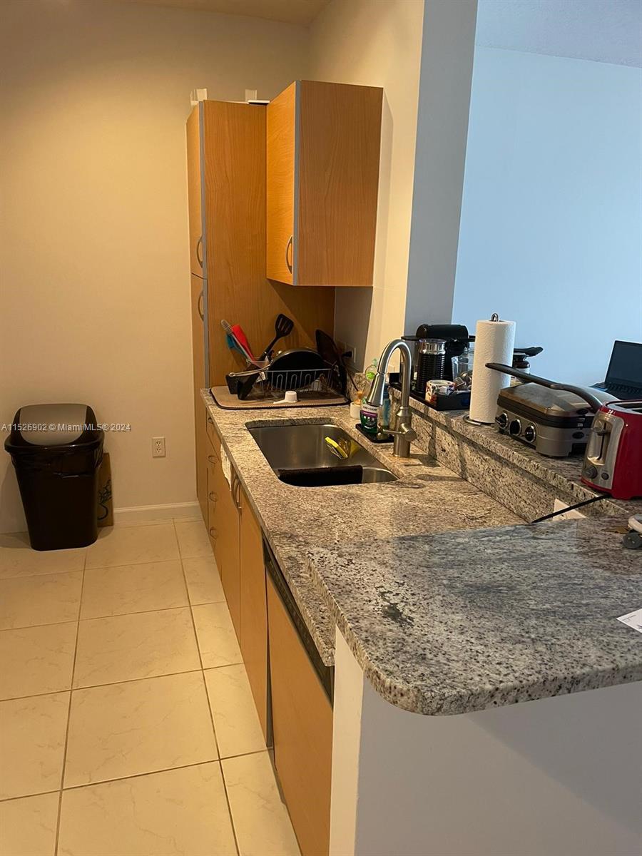 VENTURE AT AVENTURA WEST - Residential