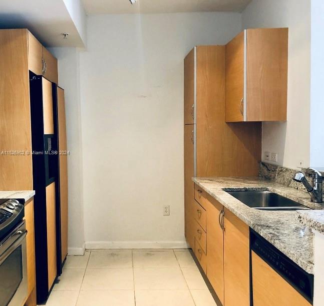 VENTURE AT AVENTURA WEST - Residential