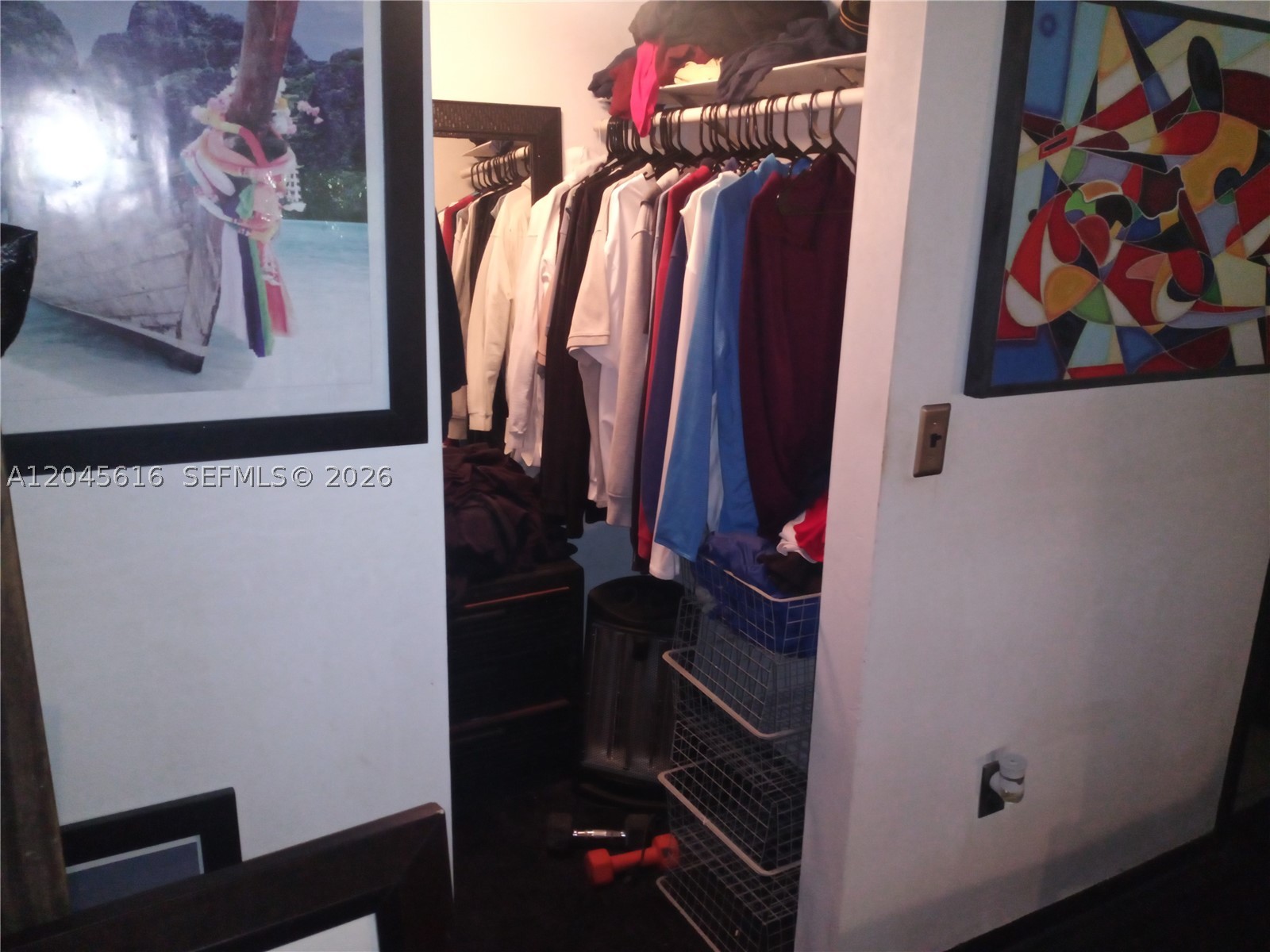INVERWOOD CONDO - Residential