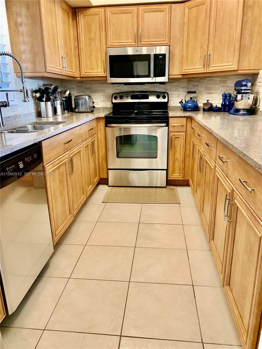 ST TROPEZ CONDO - Residential Lease