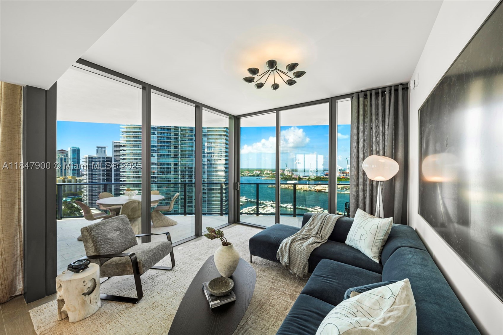 FIVE PARK - Residential