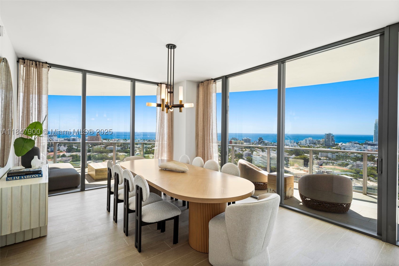 FIVE PARK - Residential