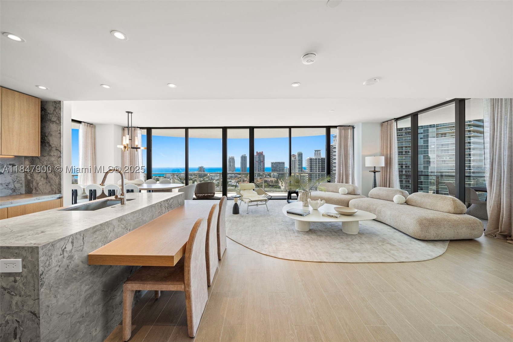 FIVE PARK - Residential