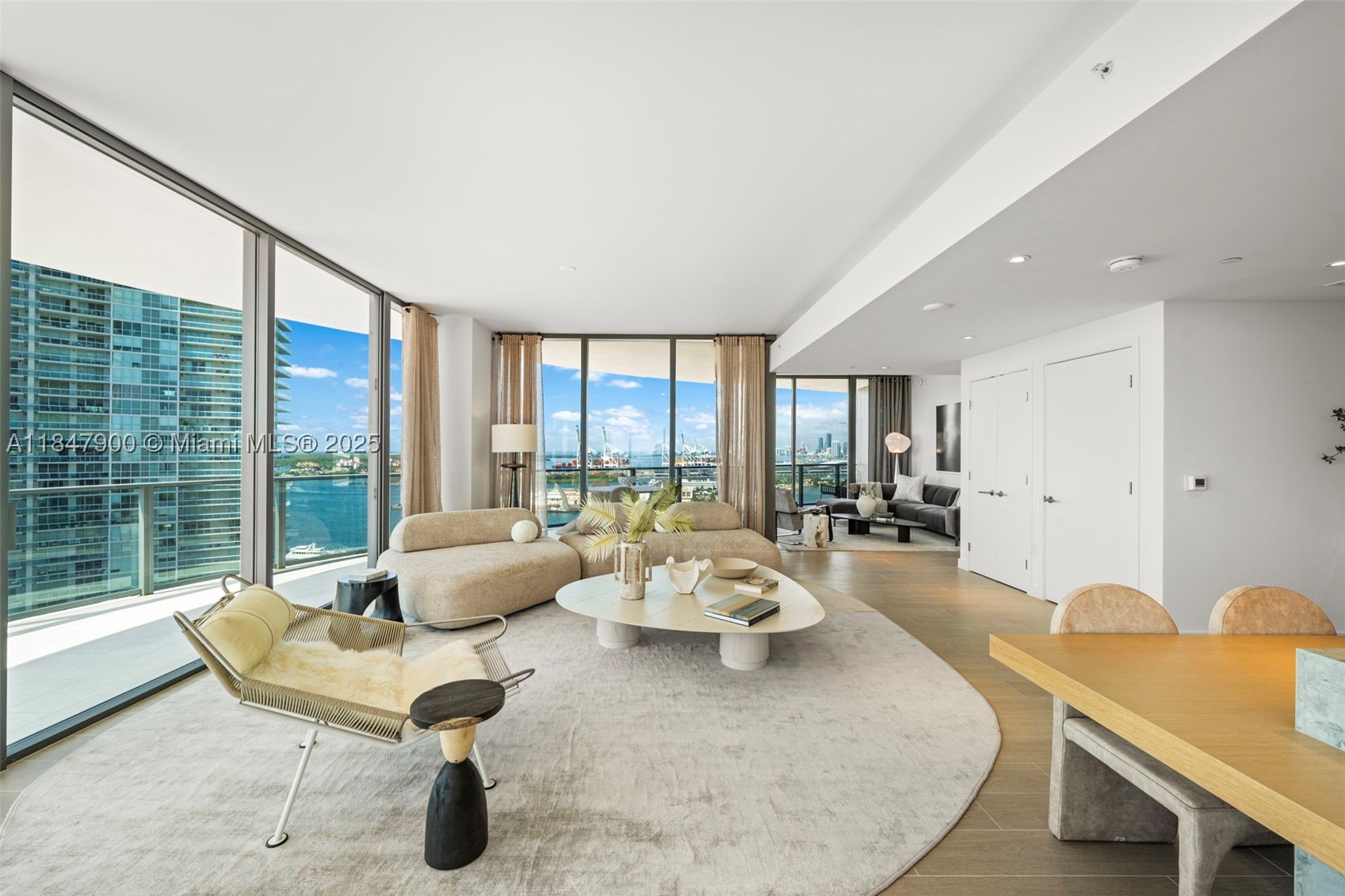 FIVE PARK - Residential