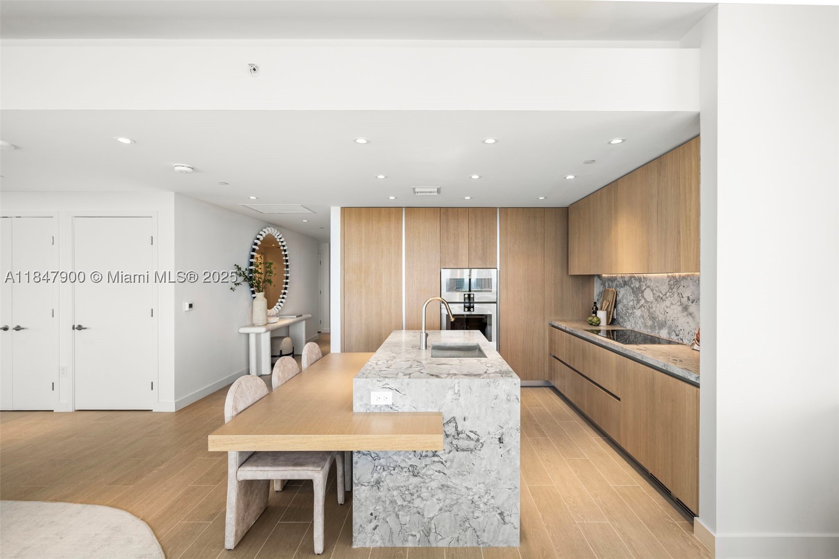 FIVE PARK - Residential