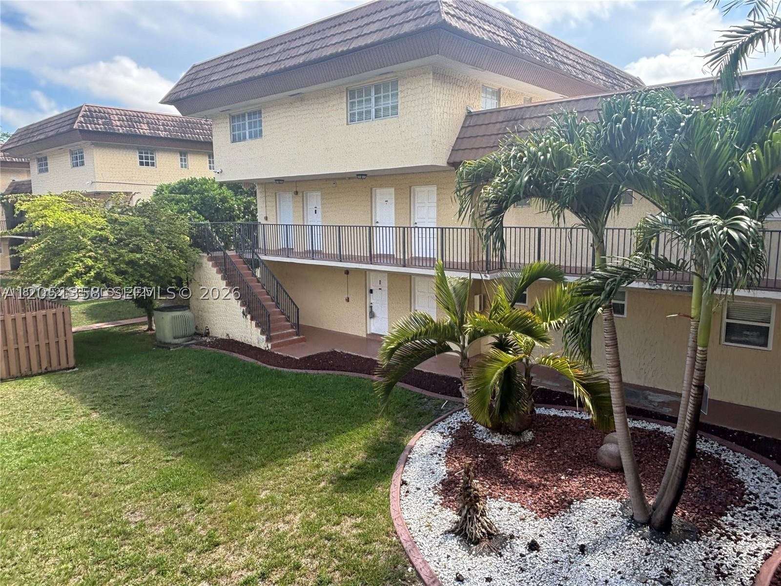 COURTYARDS AT KENDALL CON - Residential Lease