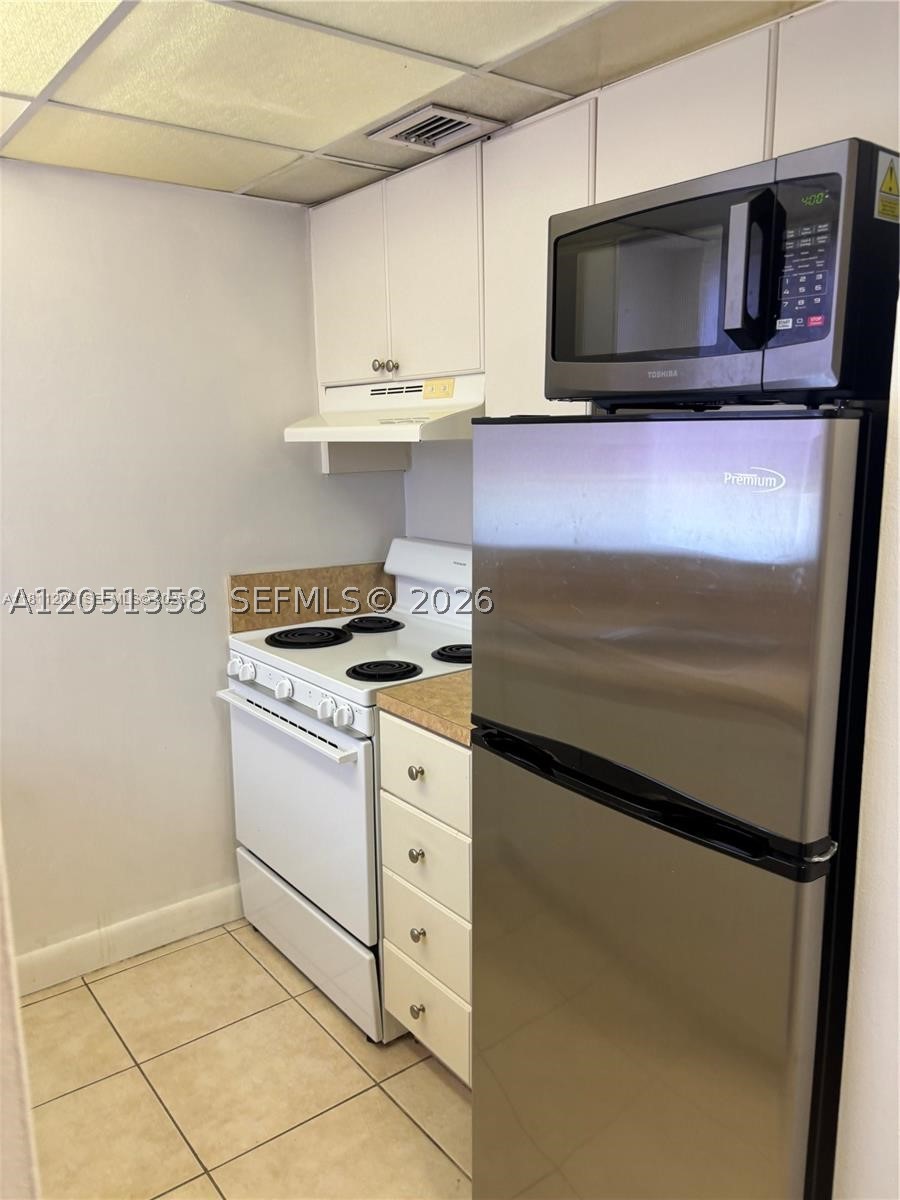COURTYARDS AT KENDALL CON - Residential Lease