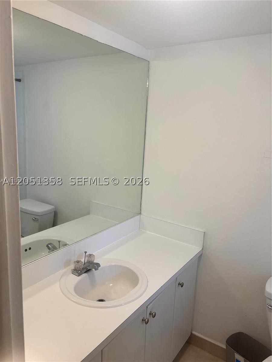 COURTYARDS AT KENDALL CON - Residential Lease
