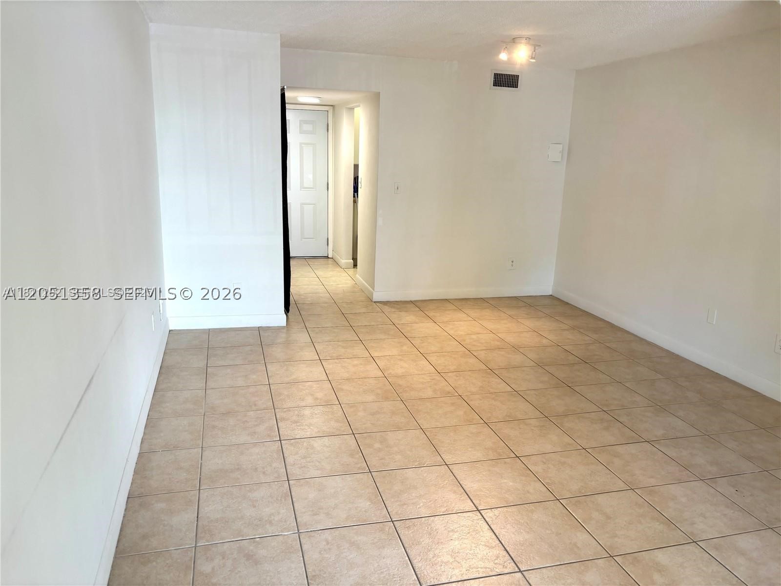 COURTYARDS AT KENDALL CON - Residential Lease