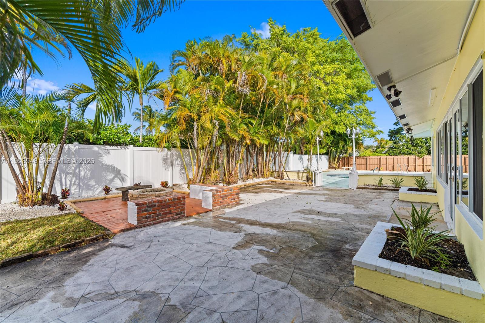 CORAL RIDGE COUNTRY CLUB - Residential