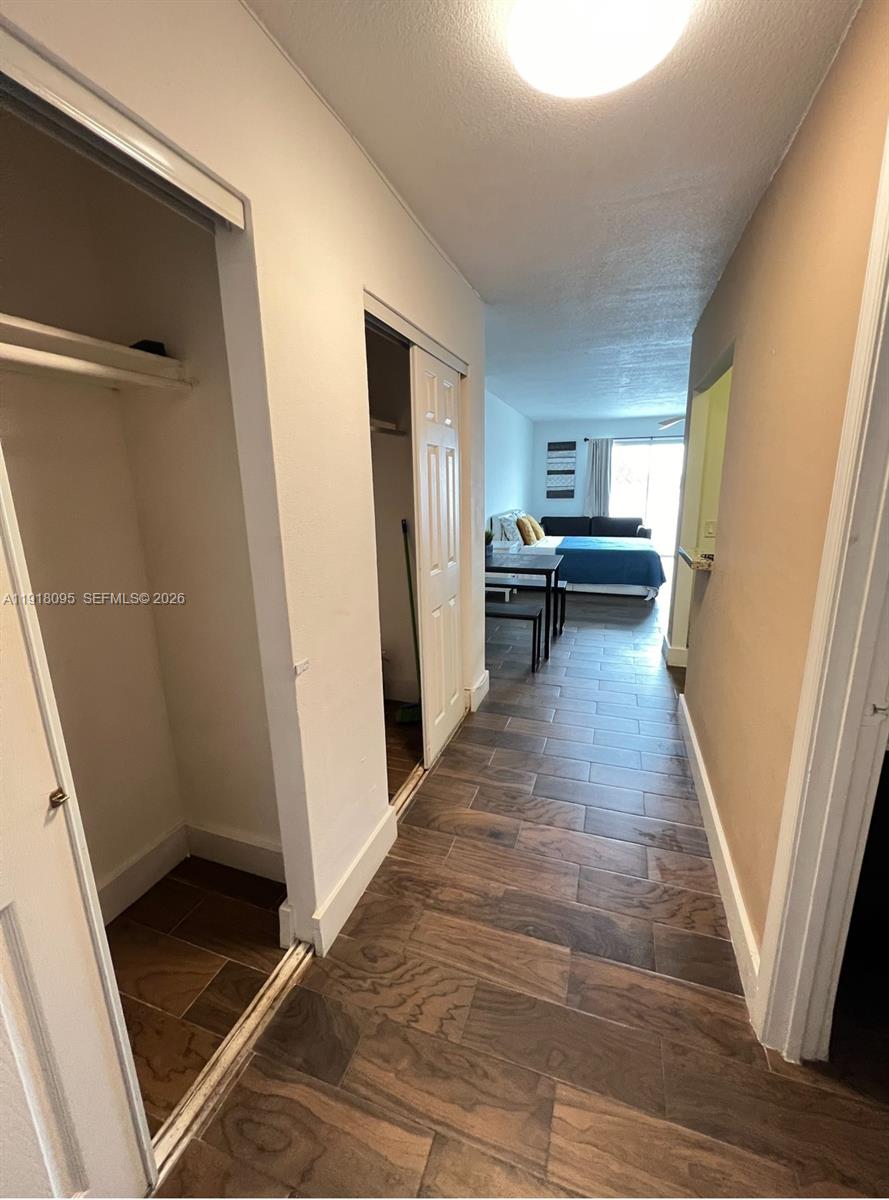 BAYSHORE YACHT & TENNIS C - Residential