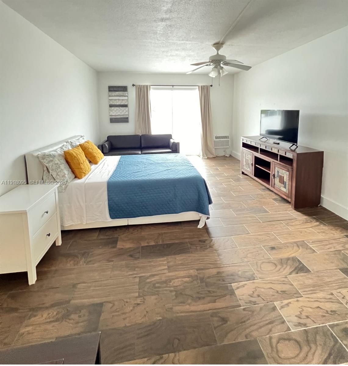 BAYSHORE YACHT & TENNIS C - Residential