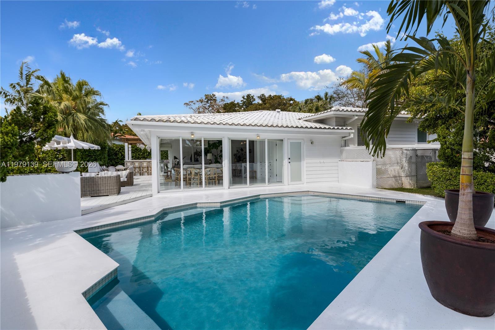 CORAL GABLES RIVIERA SEC - Residential