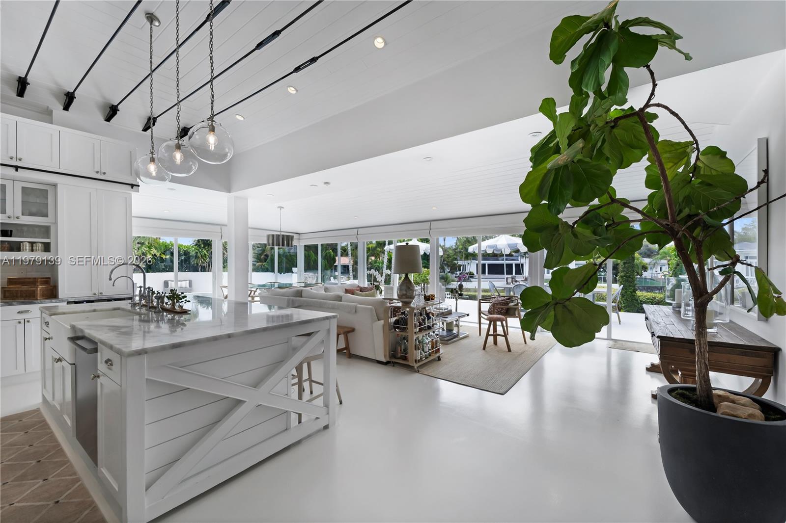 CORAL GABLES RIVIERA SEC - Residential