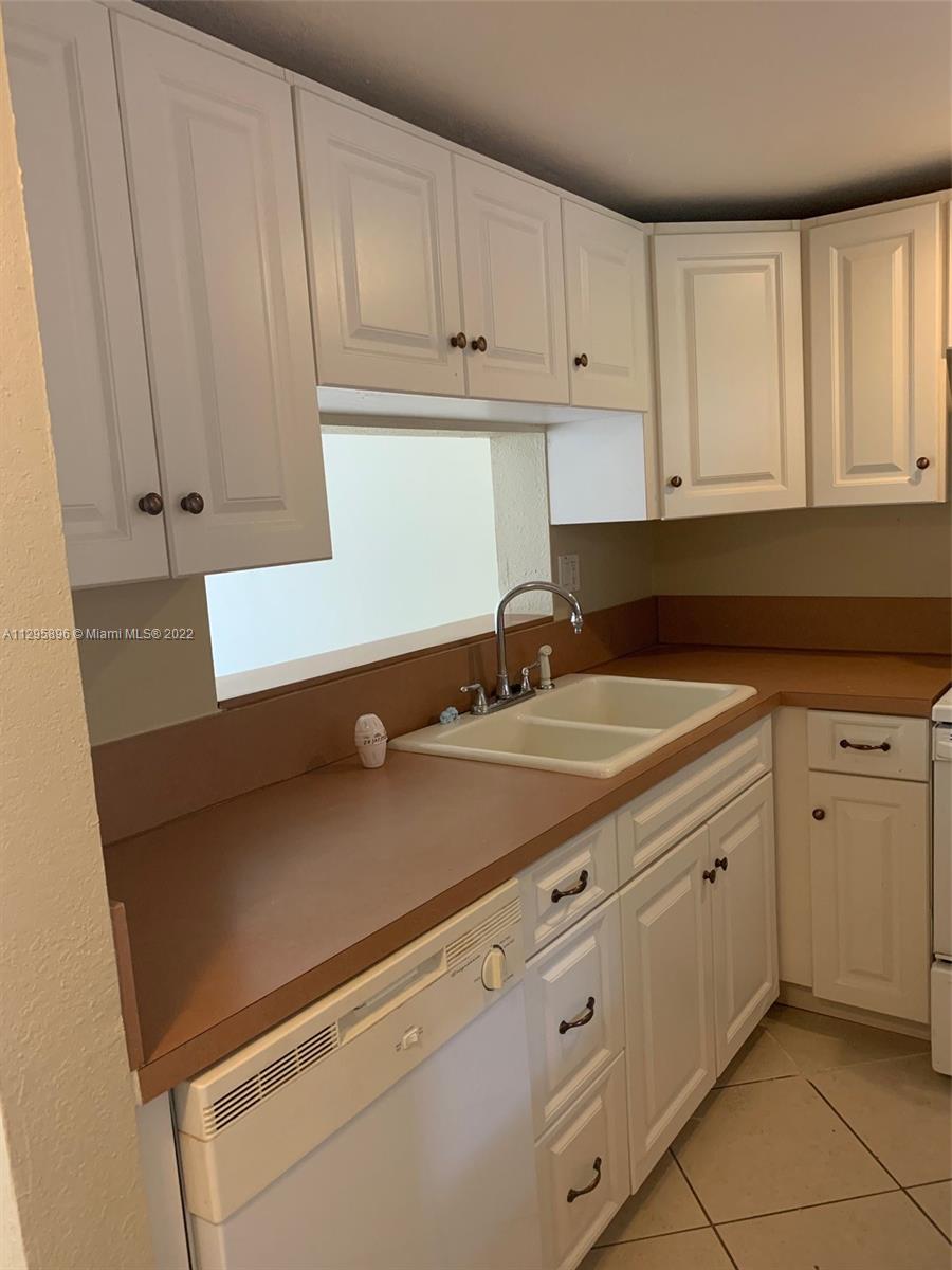 GARDENS OF KENDALL SO CON - Residential Lease