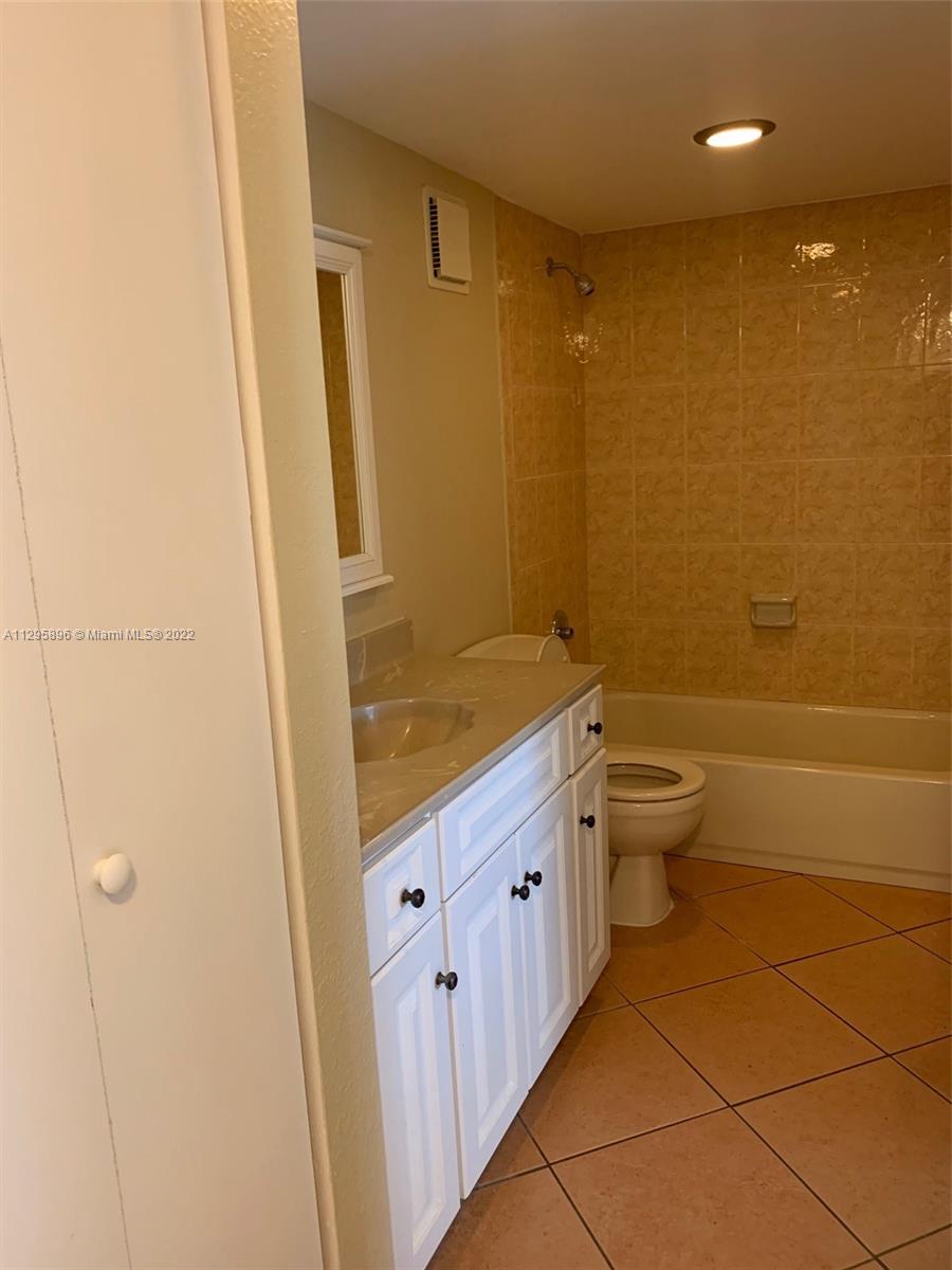 GARDENS OF KENDALL SO CON - Residential Lease