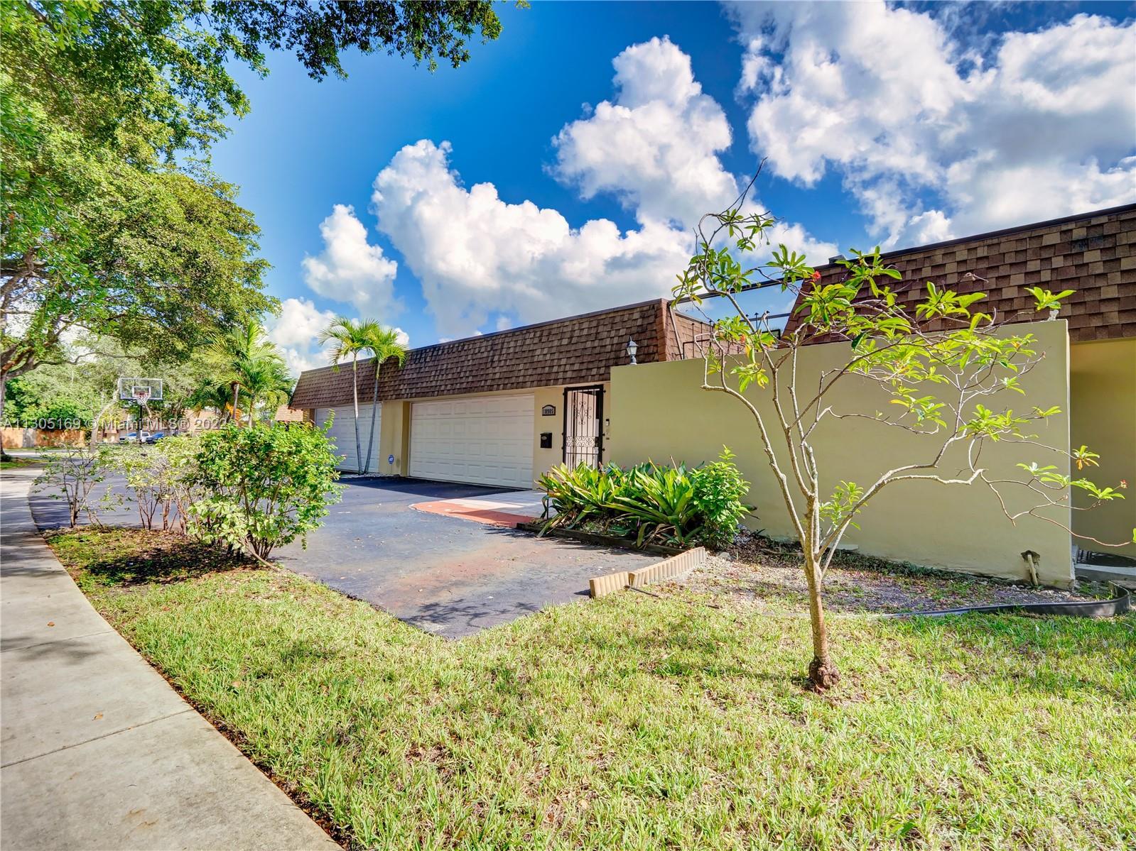 COUNTRY CLUB OF MIAMI FAI - Residential