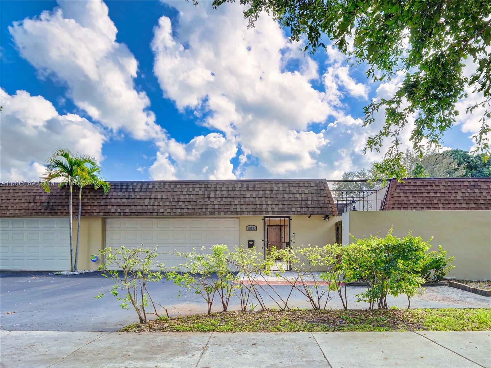 COUNTRY CLUB OF MIAMI FAI - Residential
