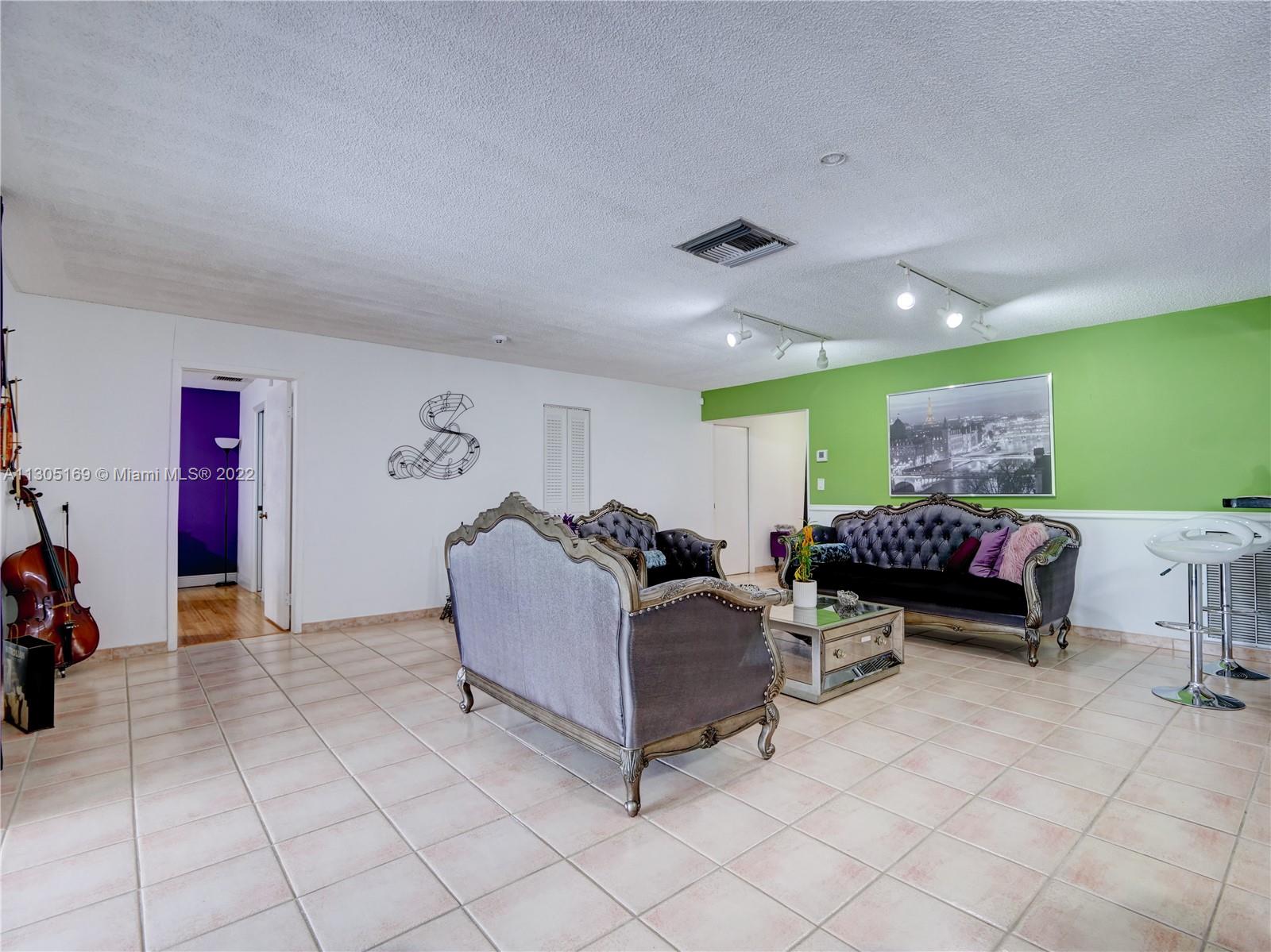 COUNTRY CLUB OF MIAMI FAI - Residential