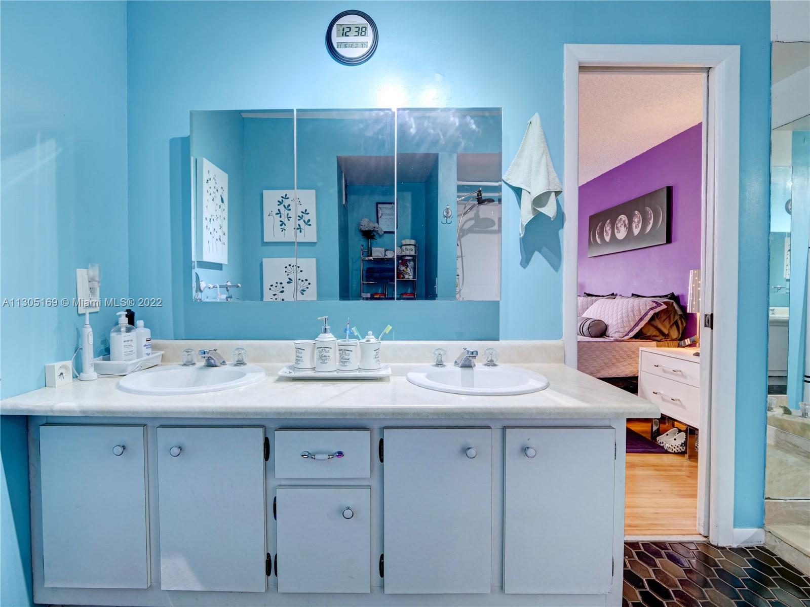 COUNTRY CLUB OF MIAMI FAI - Residential