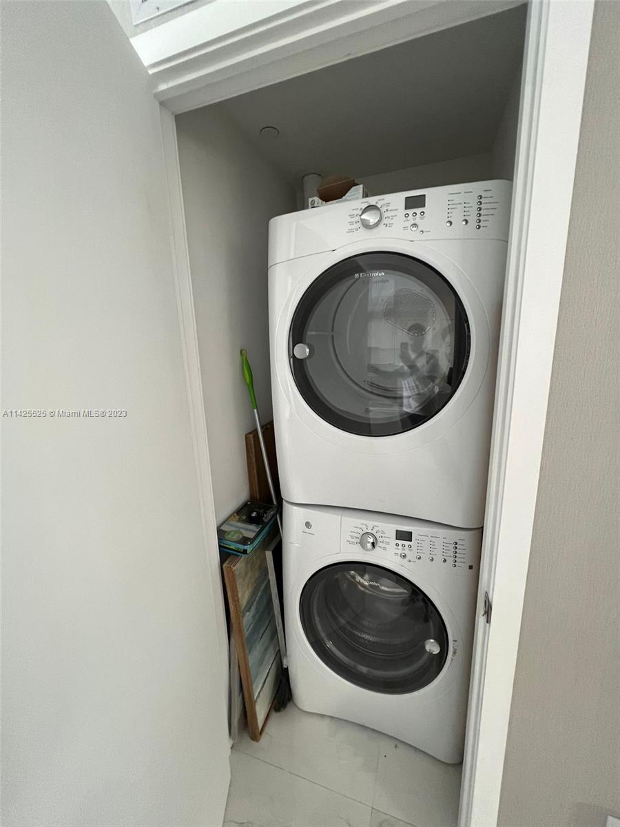 BISCAYNE BEACH CONDO - Residential Lease