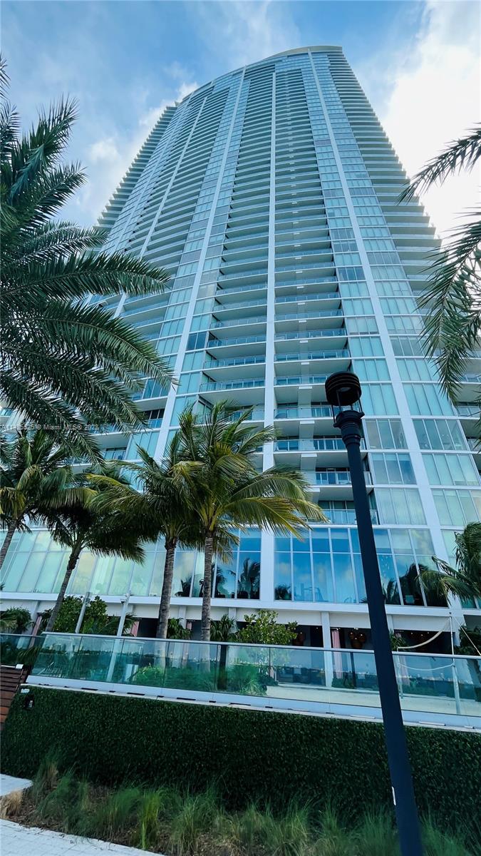 BISCAYNE BEACH CONDO - Residential Lease