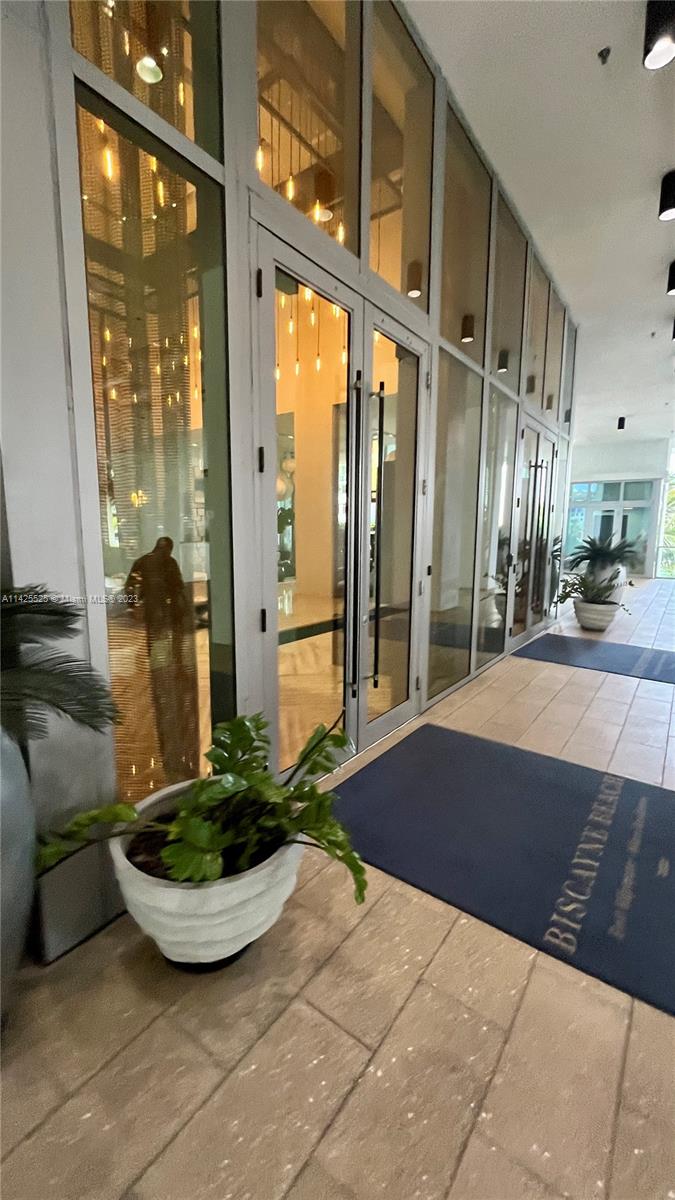 BISCAYNE BEACH CONDO - Residential Lease