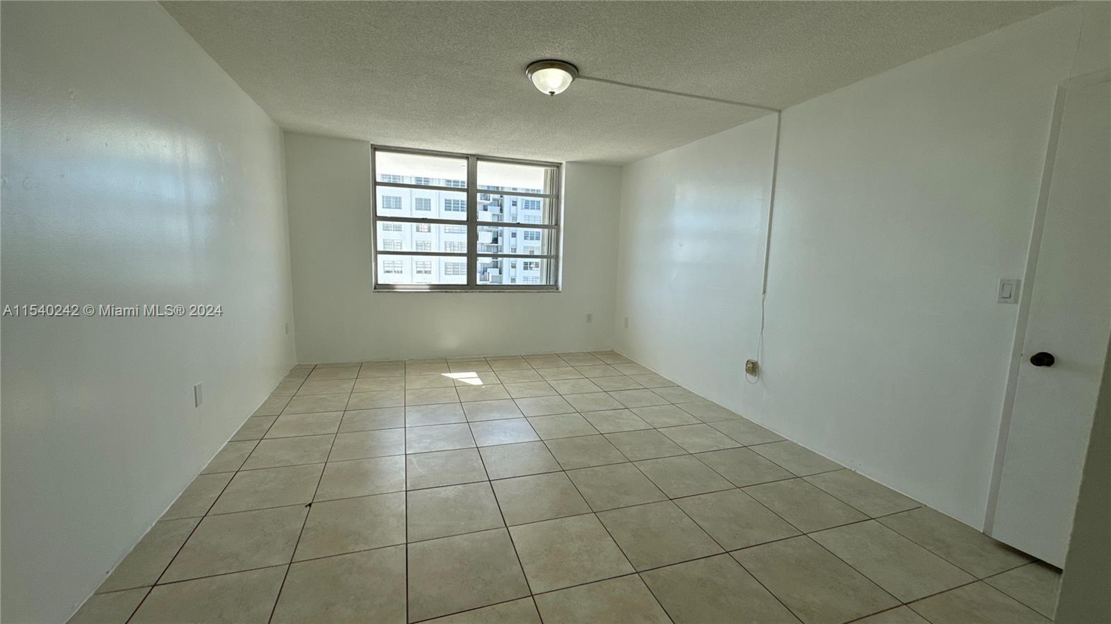 COMMODORE PLAZA CONDO - Residential