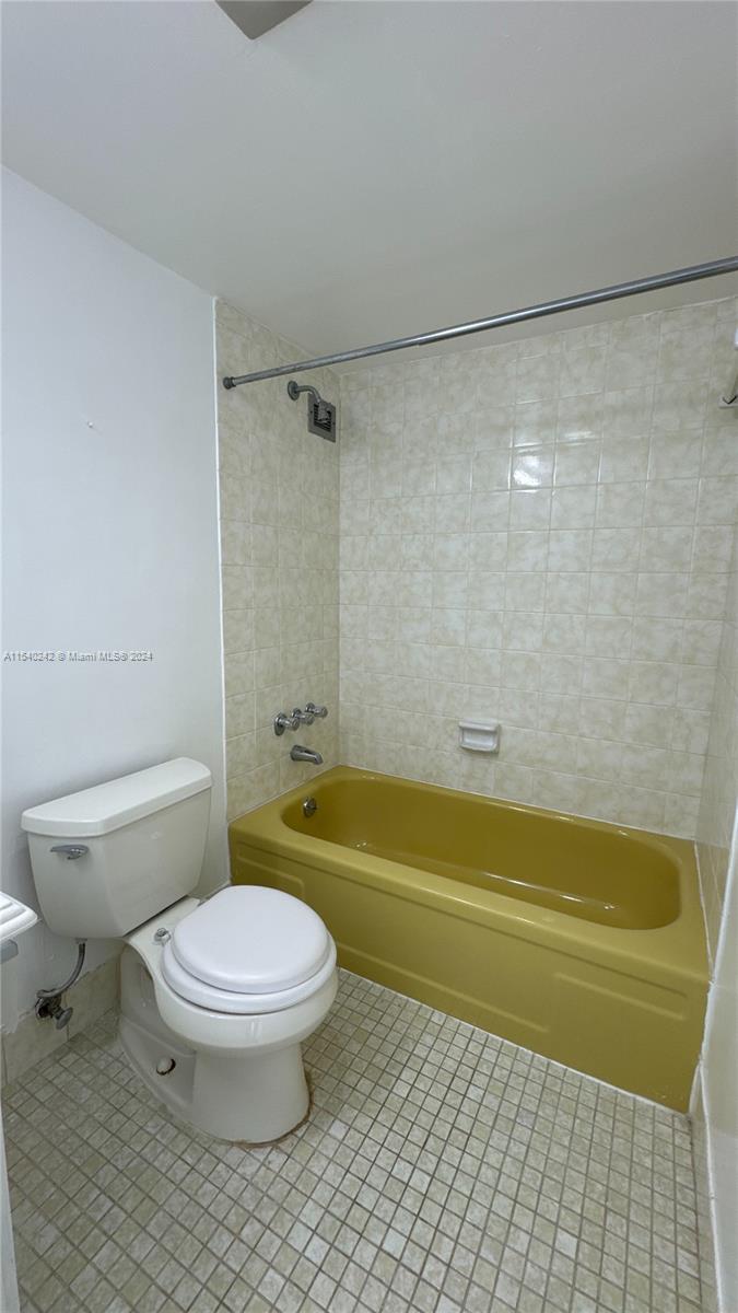 COMMODORE PLAZA CONDO - Residential