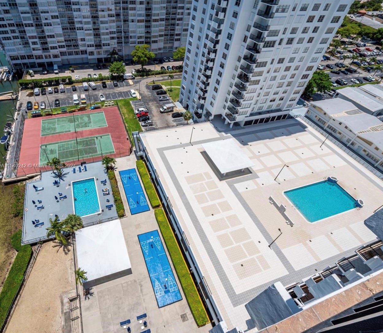 COMMODORE PLAZA CONDO - Residential