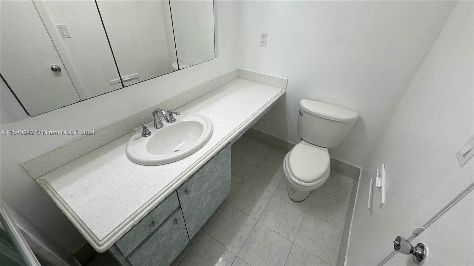 COMMODORE PLAZA CONDO - Residential