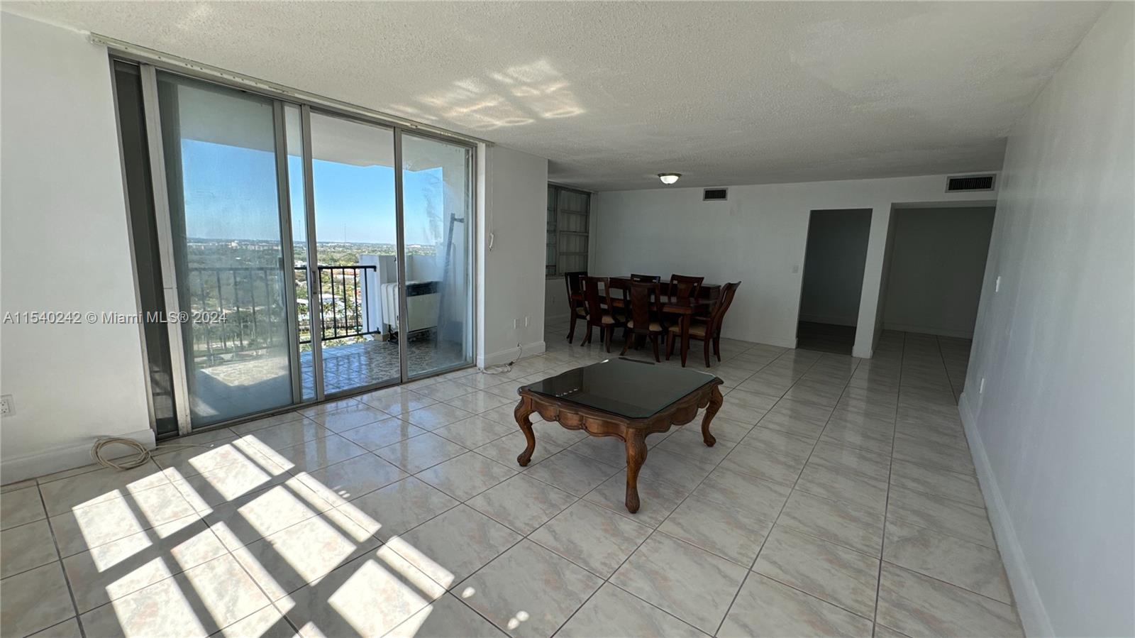 COMMODORE PLAZA CONDO - Residential