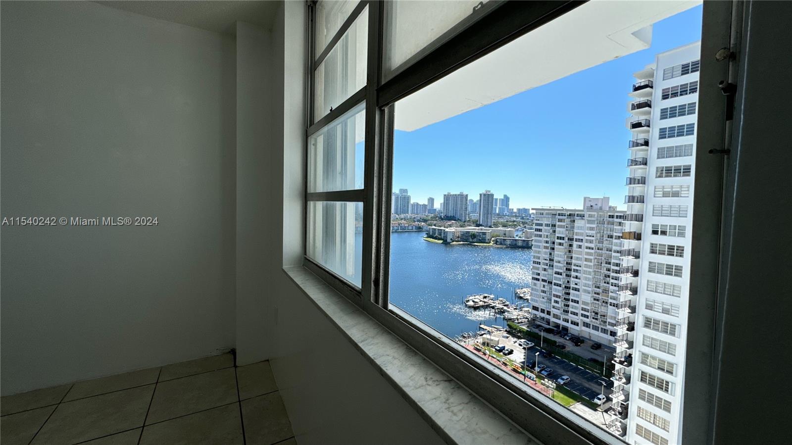 COMMODORE PLAZA CONDO - Residential
