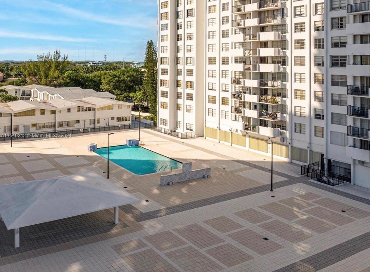COMMODORE PLAZA CONDO - Residential