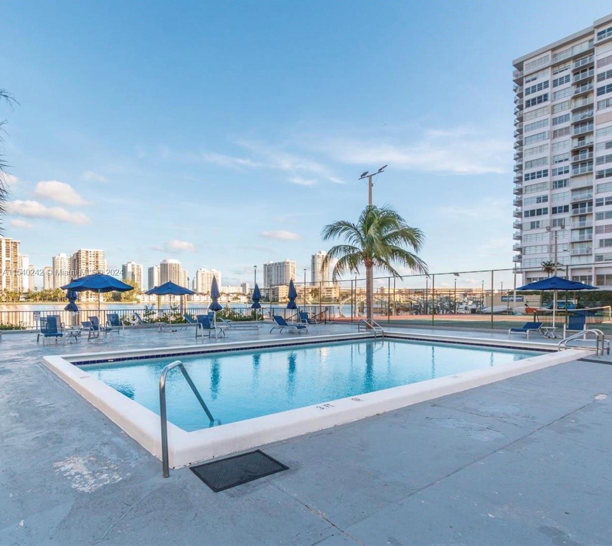 COMMODORE PLAZA CONDO - Residential
