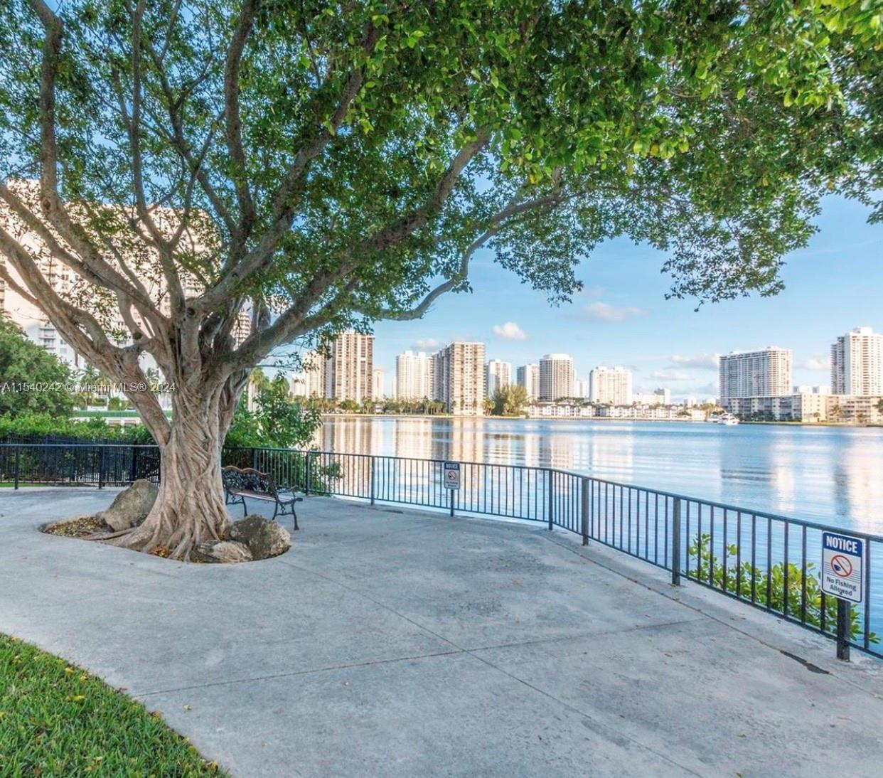 COMMODORE PLAZA CONDO - Residential