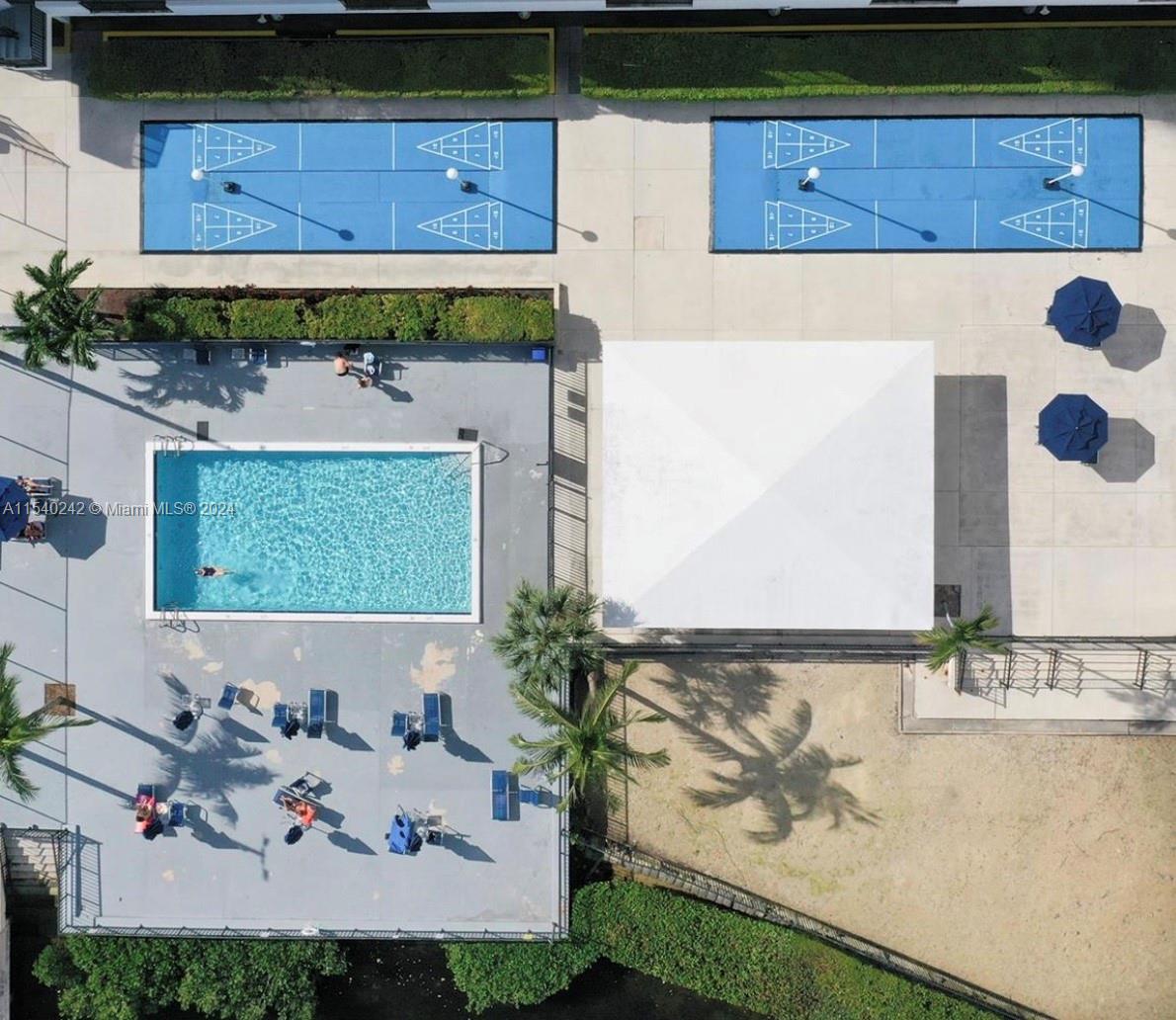 COMMODORE PLAZA CONDO - Residential