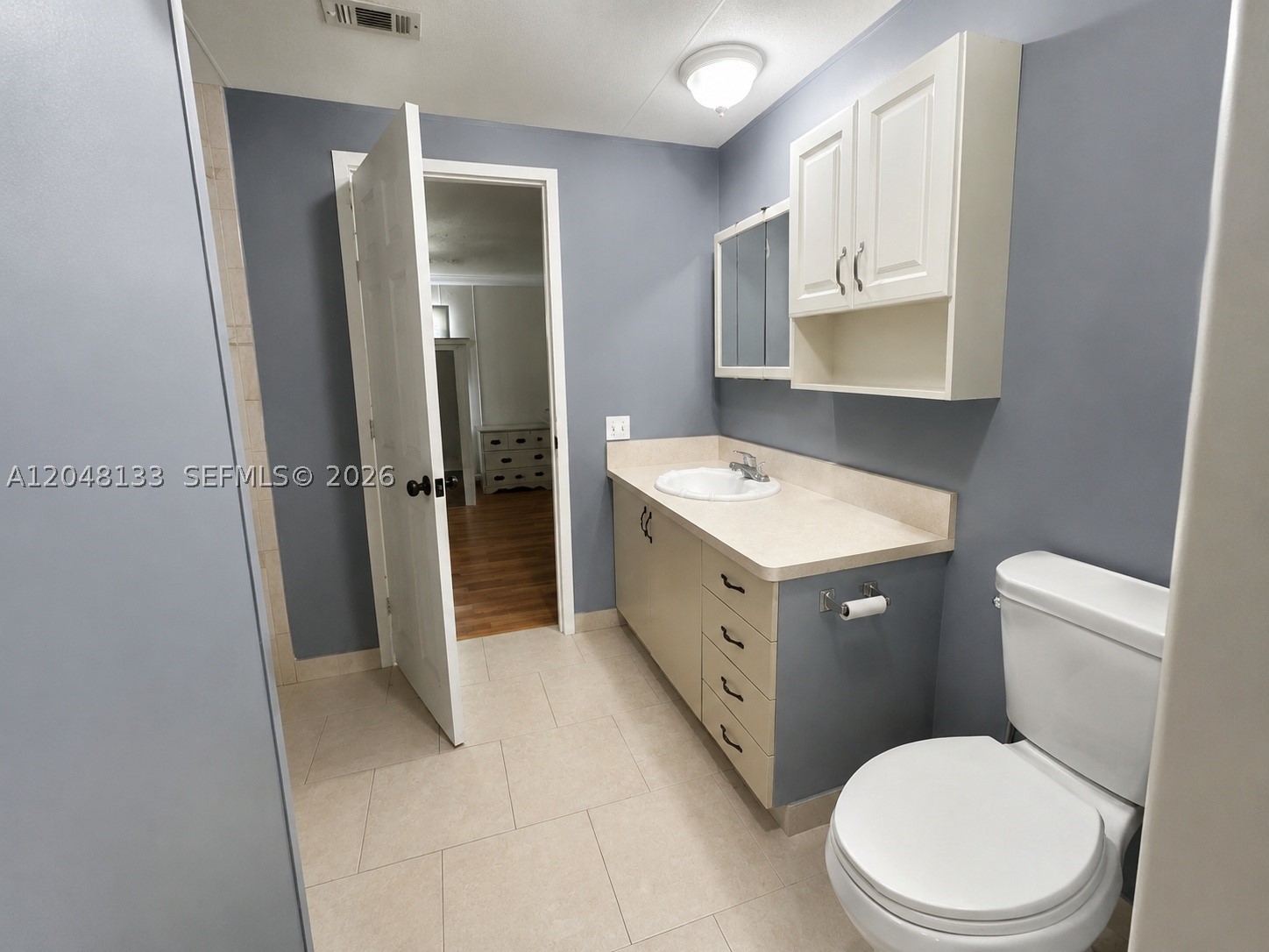 AMERICANA VILLAGE CONDO - Residential Lease