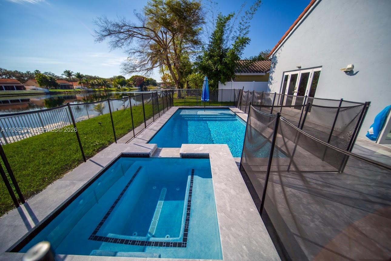 FLAMINGO ESTATES - Residential