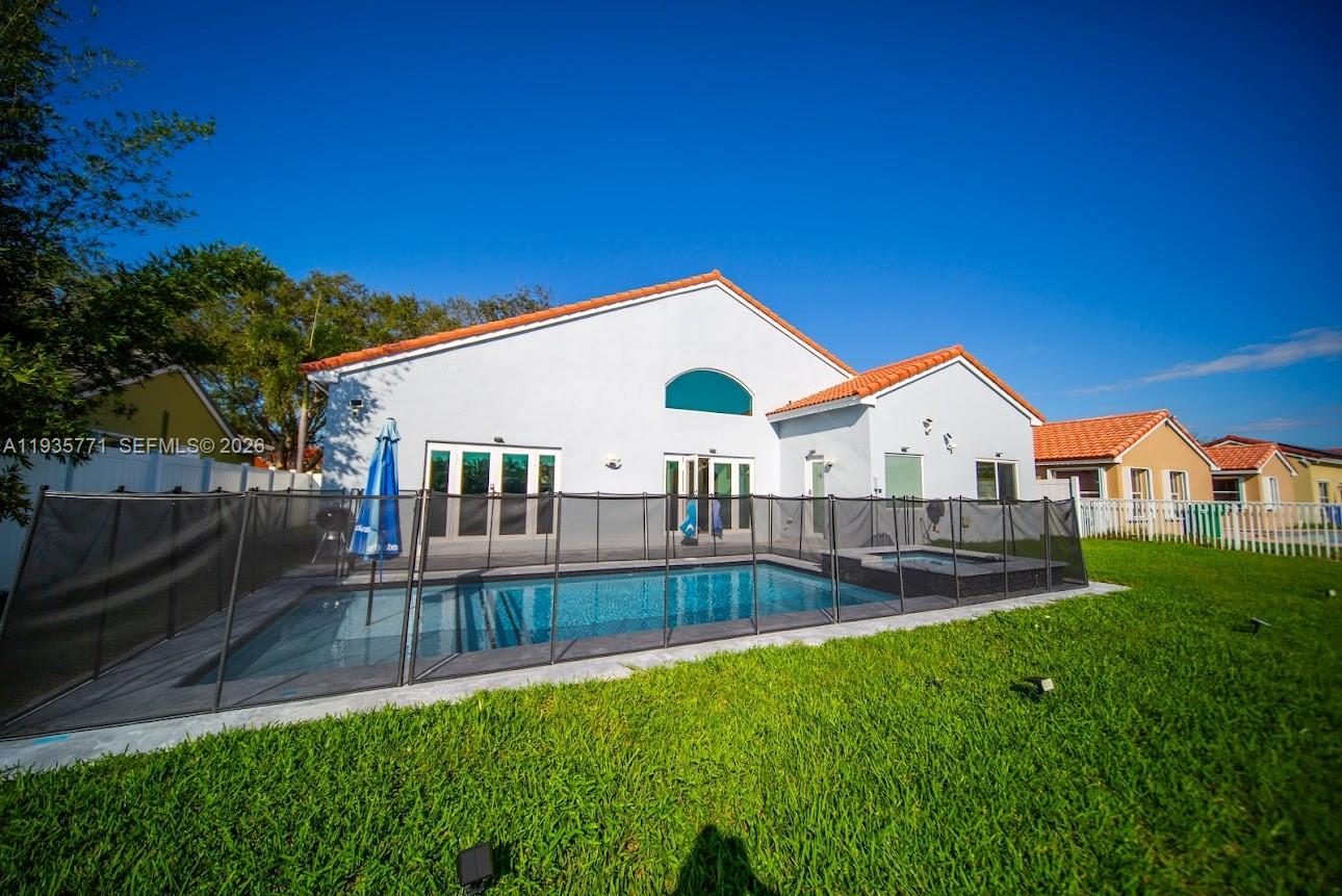 FLAMINGO ESTATES - Residential