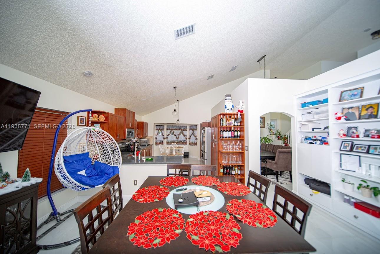 FLAMINGO ESTATES - Residential