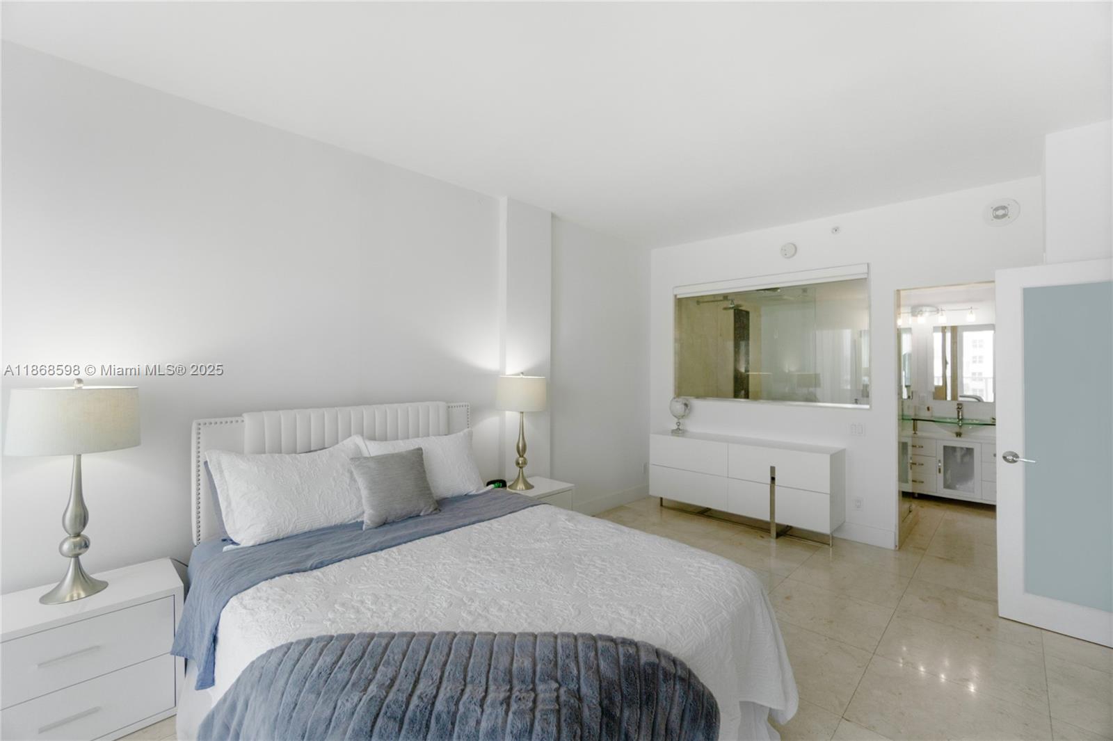 THE DECOPLAGE CONDO - Residential