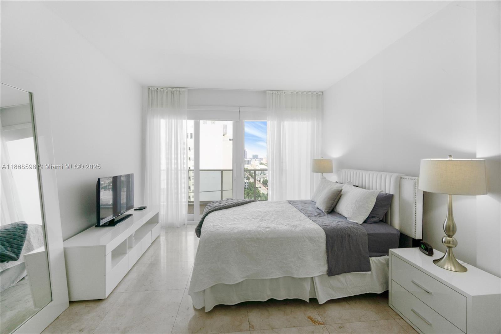 THE DECOPLAGE CONDO - Residential