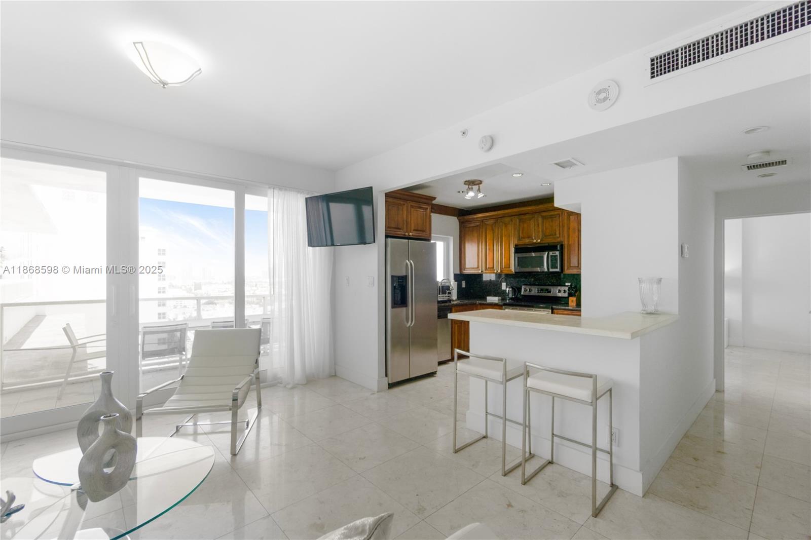 THE DECOPLAGE CONDO - Residential