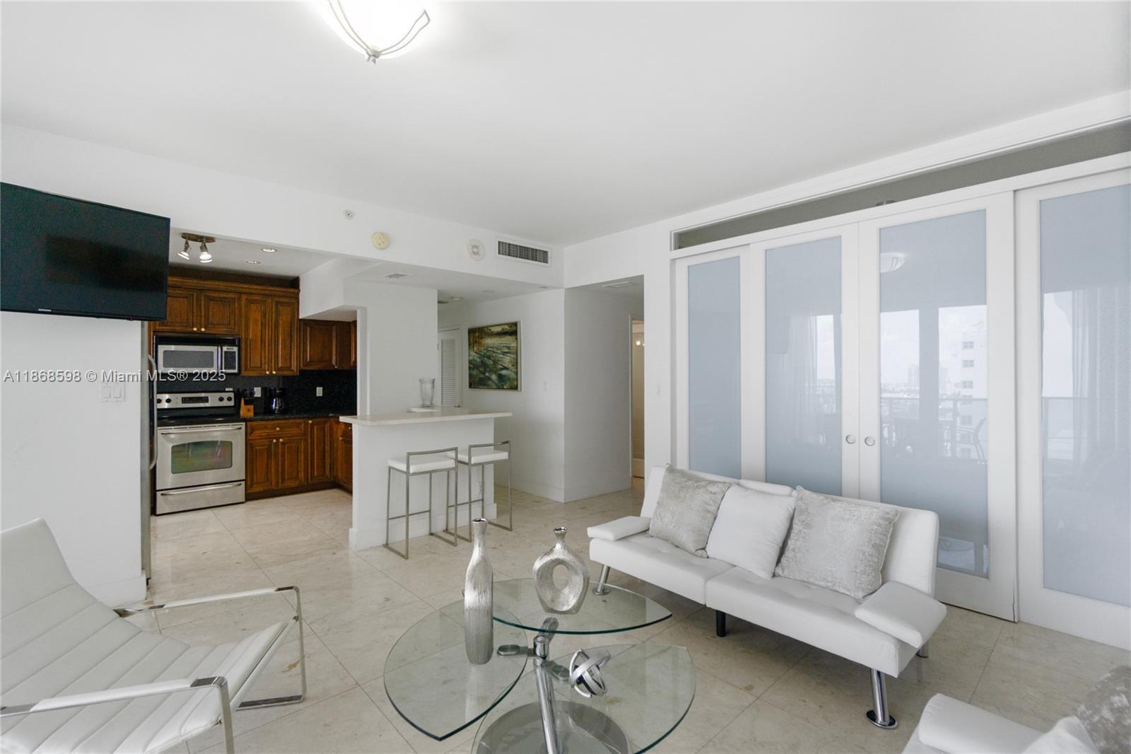 THE DECOPLAGE CONDO - Residential