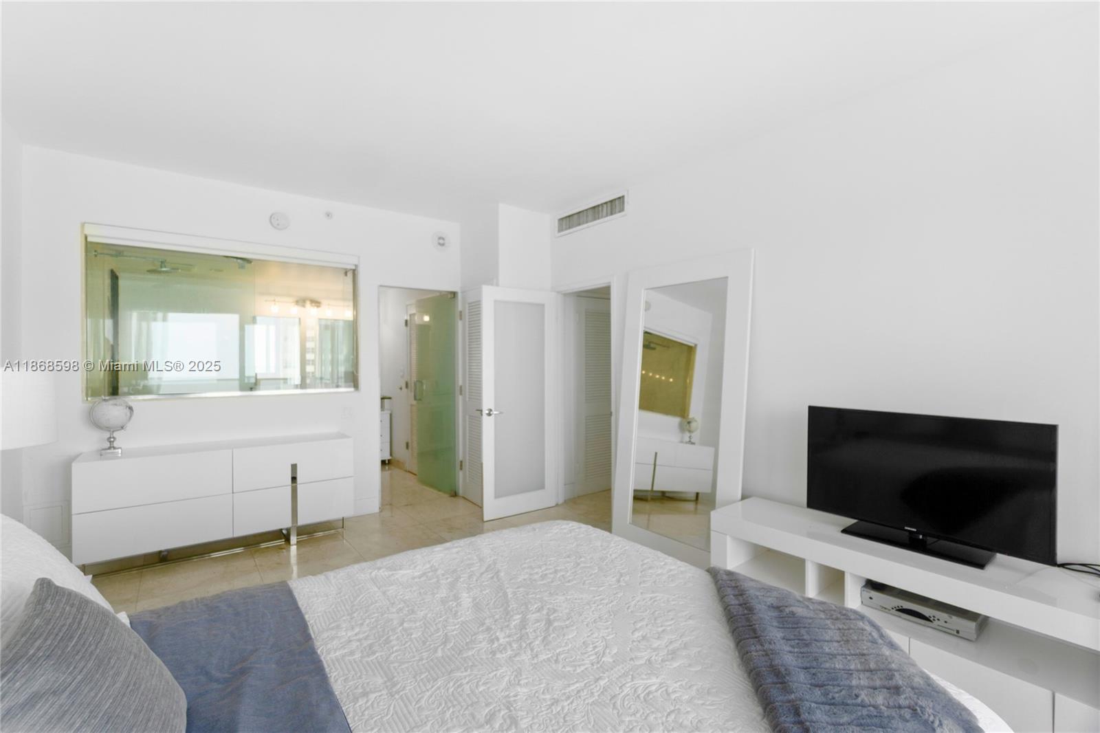 THE DECOPLAGE CONDO - Residential