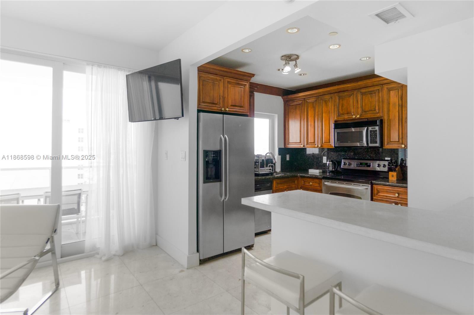 THE DECOPLAGE CONDO - Residential