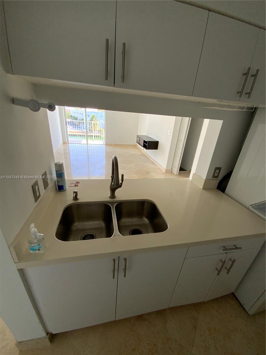 CORAL BAY CLUB CONDO - Residential Lease