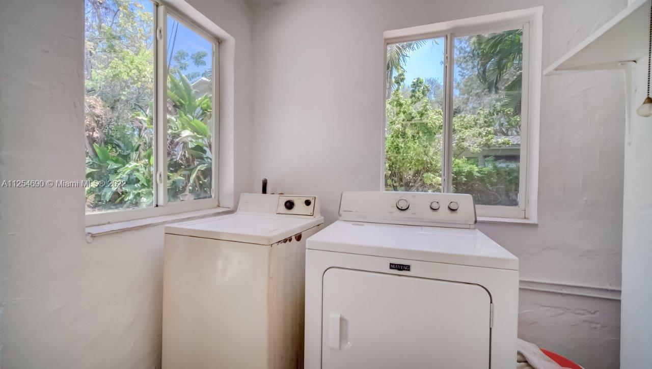 GRIFFINGS BISCAYNE PK EST - Residential Lease